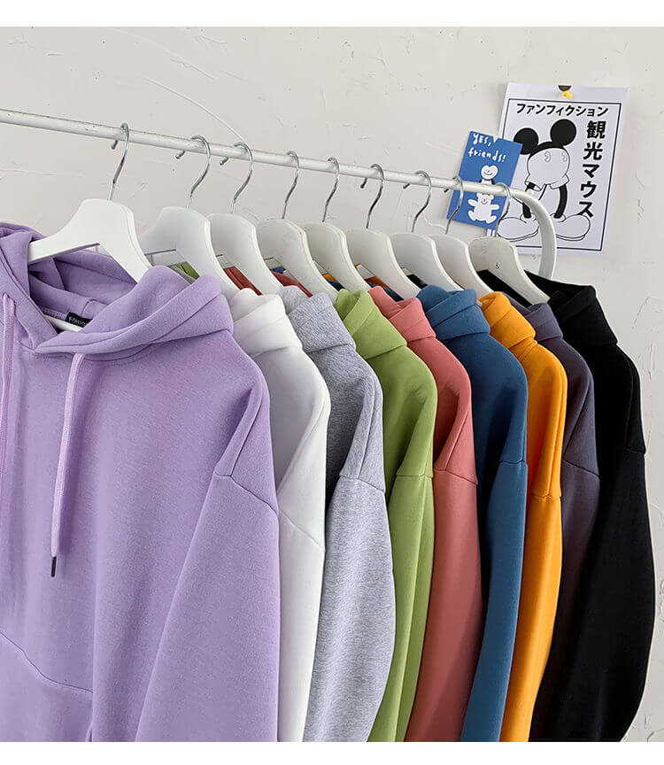 Verschiedene Farben von Hoodie-Sweatshirts für Frauen