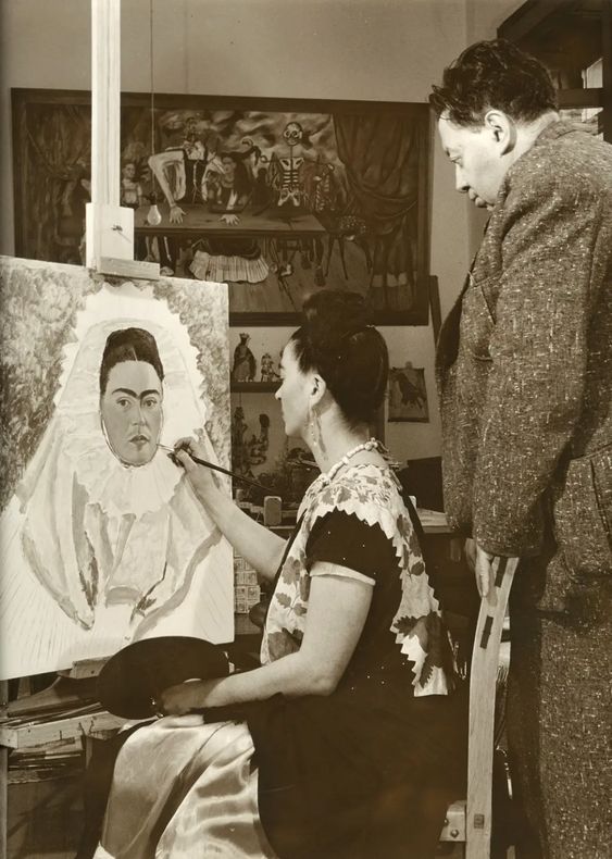 Frida Kahlo se peignant avec un Resplandor