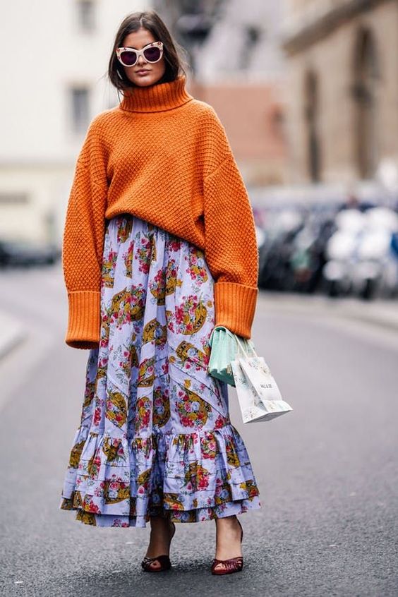 Frühlingslook auf der Straße fotografiert