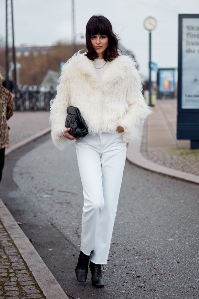 Der flauschige Mantel wird das Komfortstück dieses Winters sein 14 CPHFW 23 day29783 683x1024 1