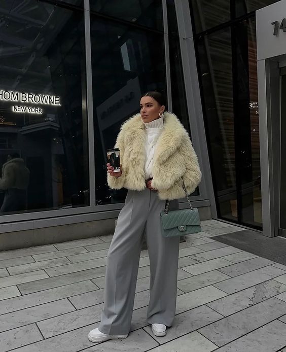 Der flauschige Mantel wird das Komfortstück dieses Winters sein 2 f8b1433fdfcaecbd0c7ebd7346ad879b