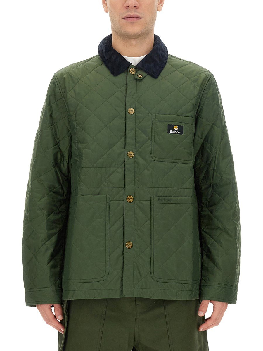 Khakifarbene Steppjacke Maison Kitsuné x Barbour