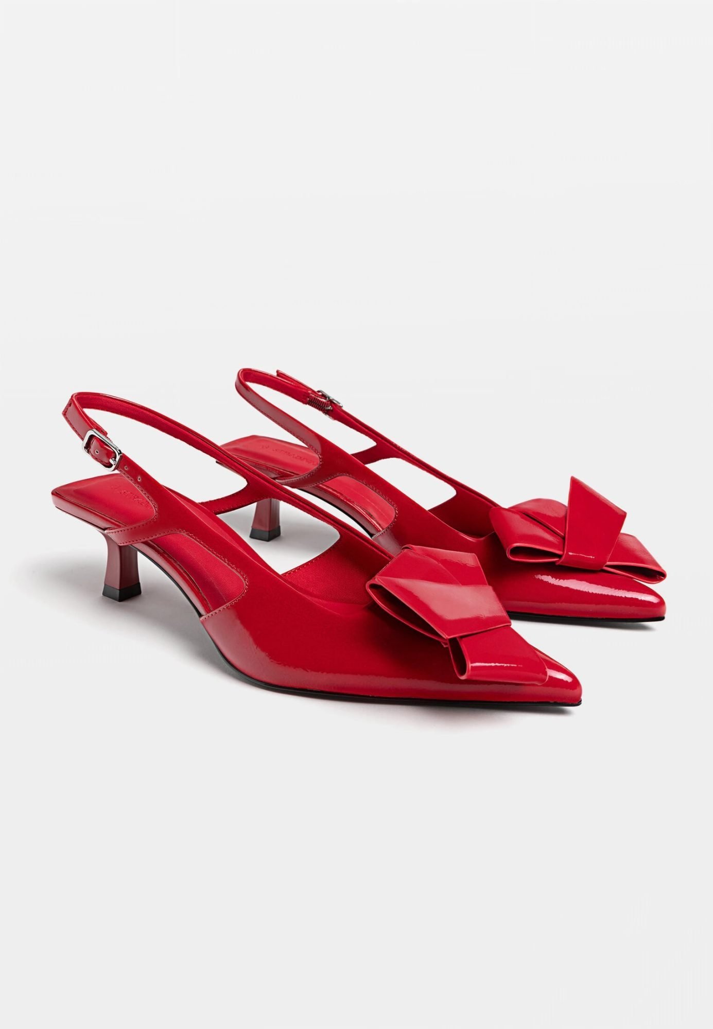 Rote Stradivarius Pumps mit Kitten Heels