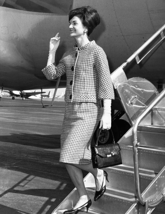 Jackie Kennedy mit Kitten Heels