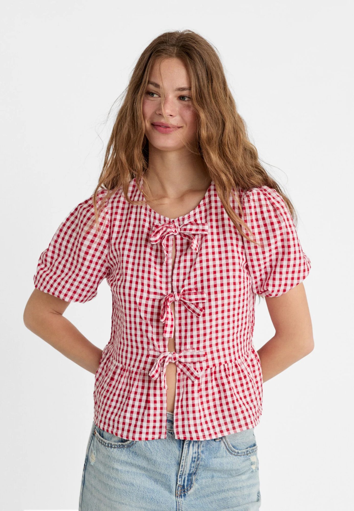 Rote Vichy-Bluse mit Schleife von Stradivarius