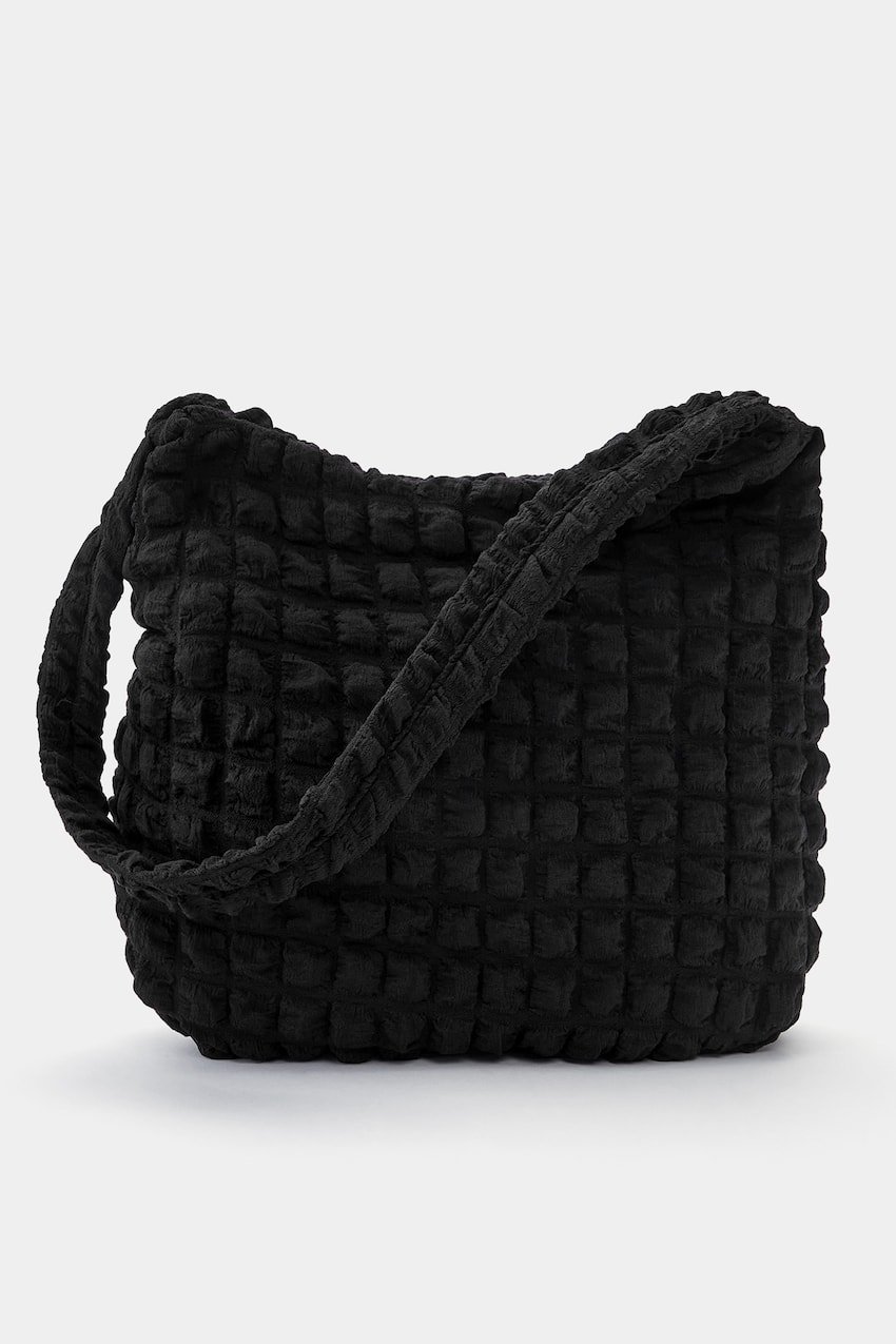 Schwarze gepolsterte Tasche von Pull & Bear