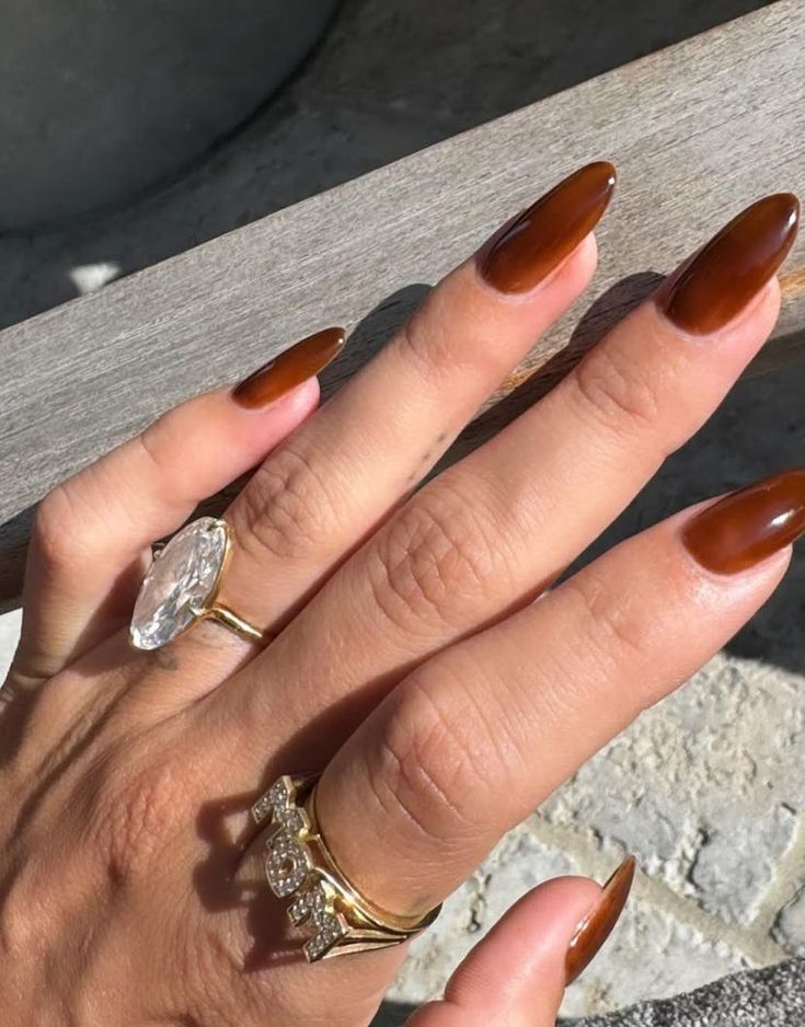 Calling It Hailey Biebers Toasted Caramel Nails Will Be Everywhere This Fall