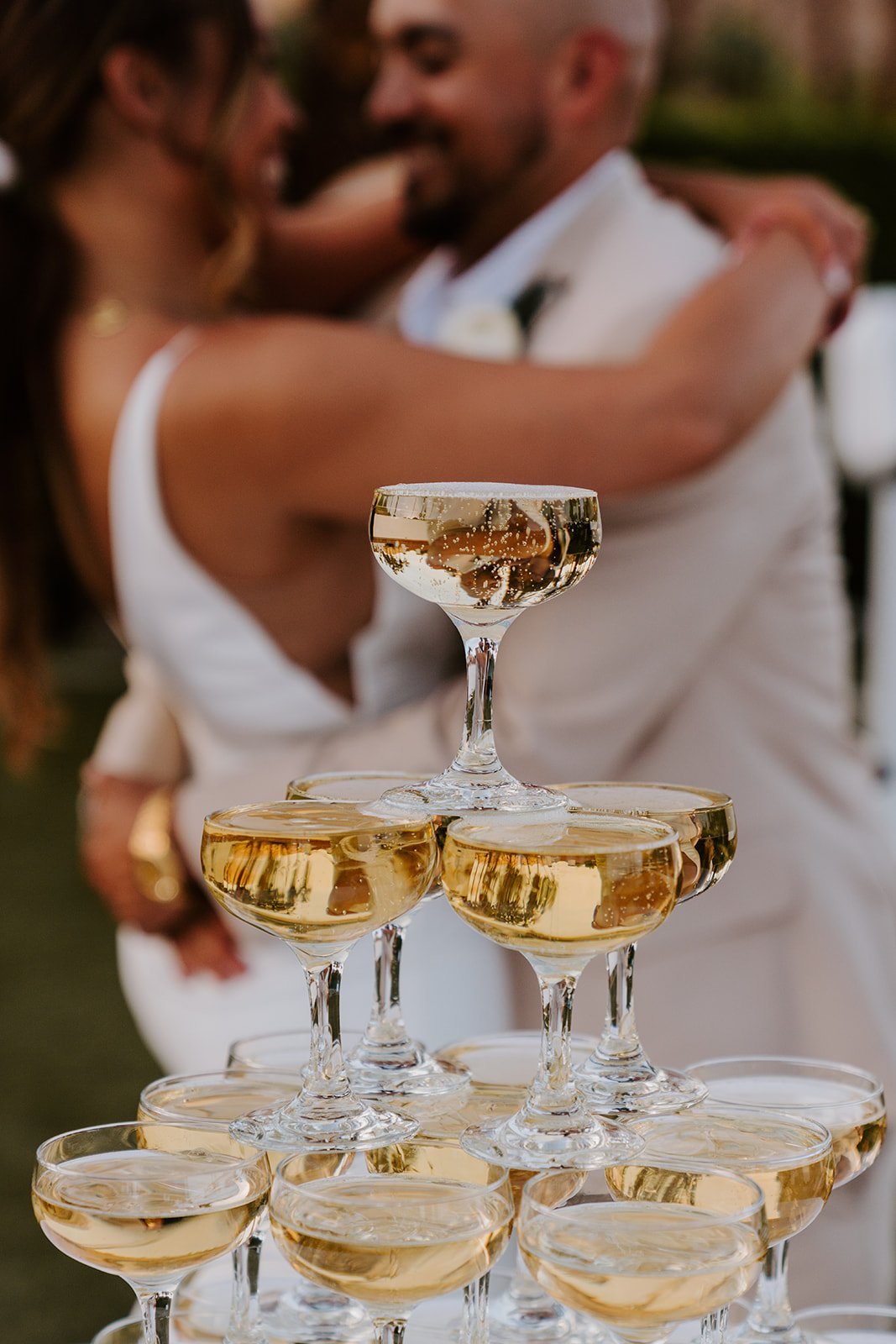 MODALOVA Der richtige Moment der passende Schaumwein Stilvoll feiern mit Charakter Champagne in a event