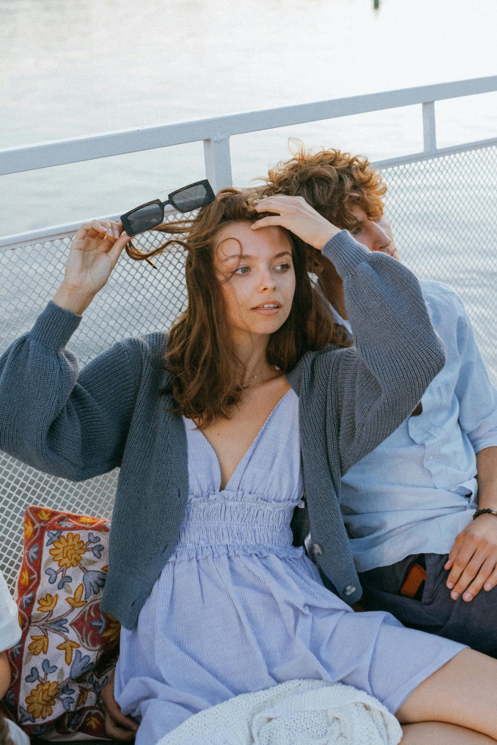 Strickjacke im Sommer 5 Looks die das Comeback des Klassikers definieren Modalova scaled