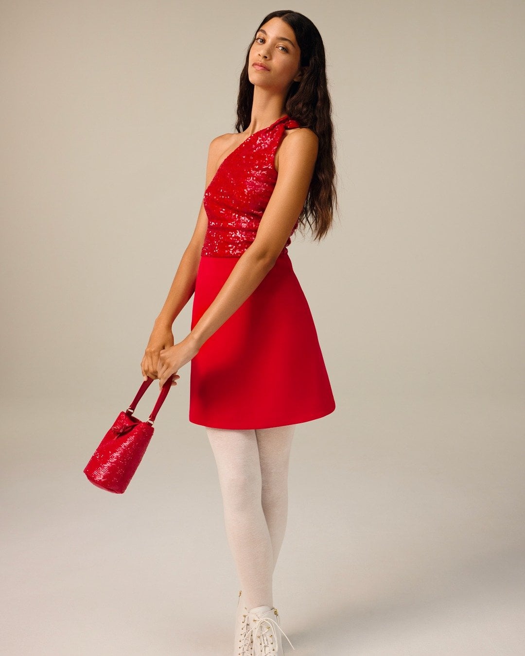 Die außergewöhnliche Tasche, die die Festtrends der Saison prägt 4 Die schoensten Festlooks die durch die Le Roseau veredelt werden Die aussergewoehnliche Tasche die die Festtrends der Saison praegt Modalova