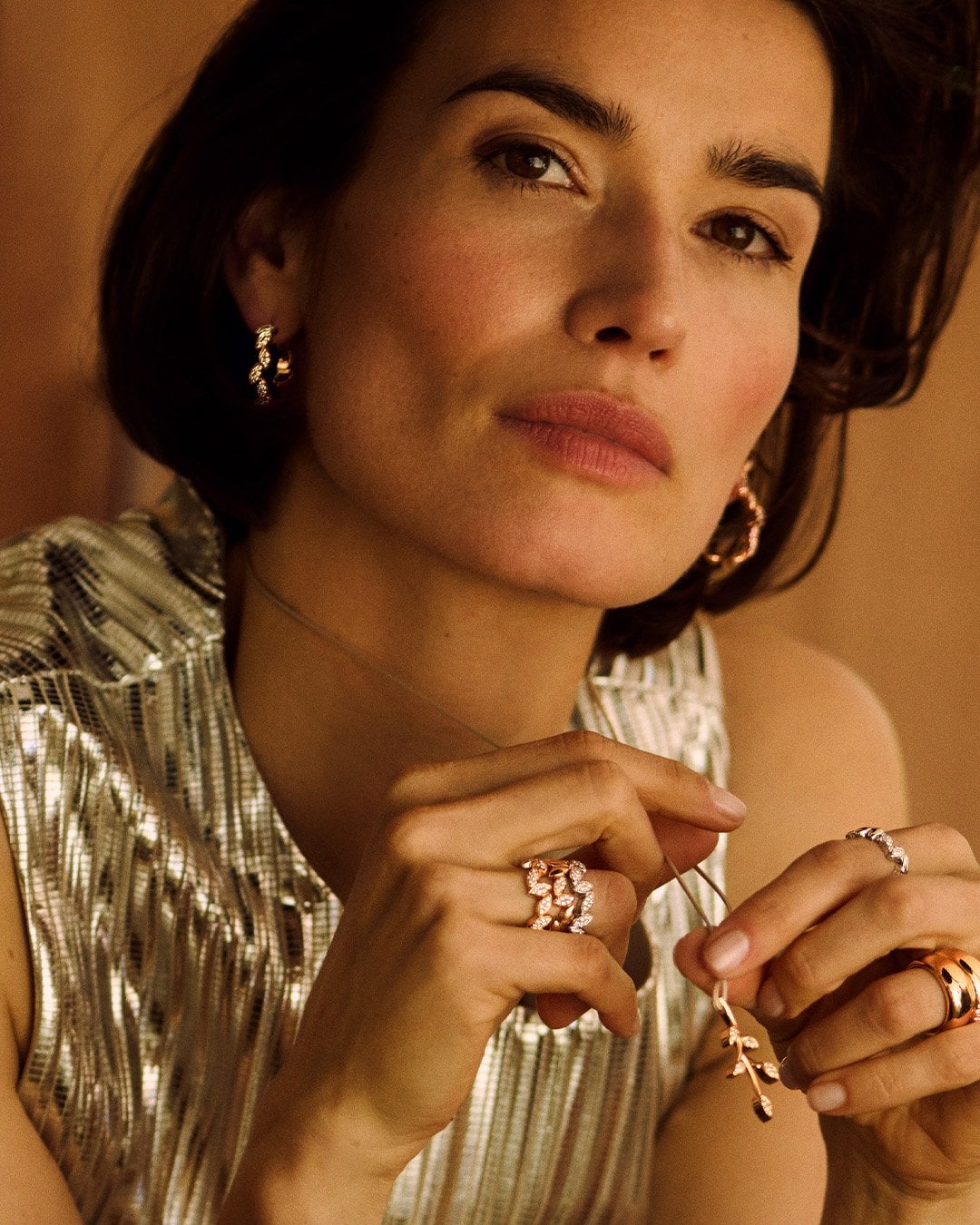 Zeitgeist in Edelmetall Trends und kulturelle Einfluesse Schmuck – Spiegel innerer Eleganz Modalova