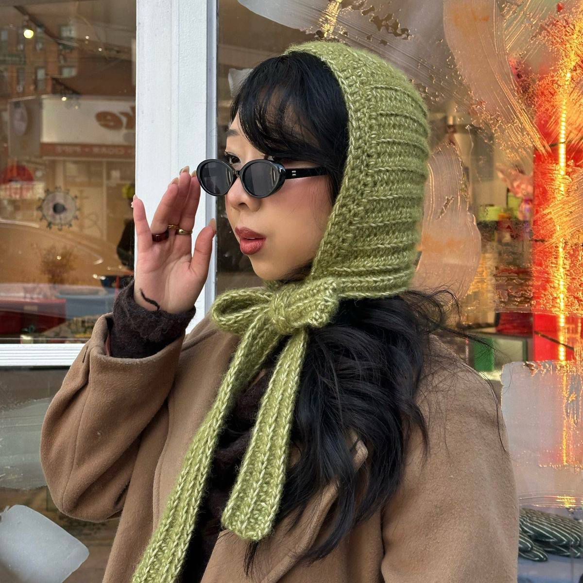 Häkelbalaclava mit Knoten