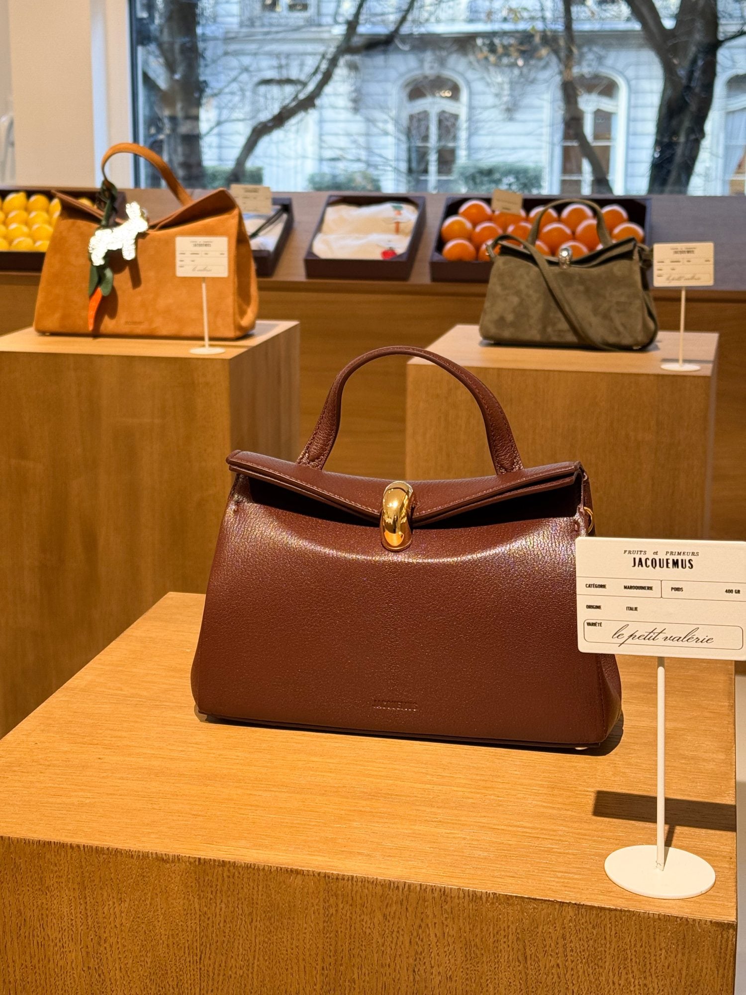 Entdecken Sie die neue Tasche Le Valérie auf dem Jacquemus-Markt 4 Tasche Le Valérie auf dem Markt Jacquemus