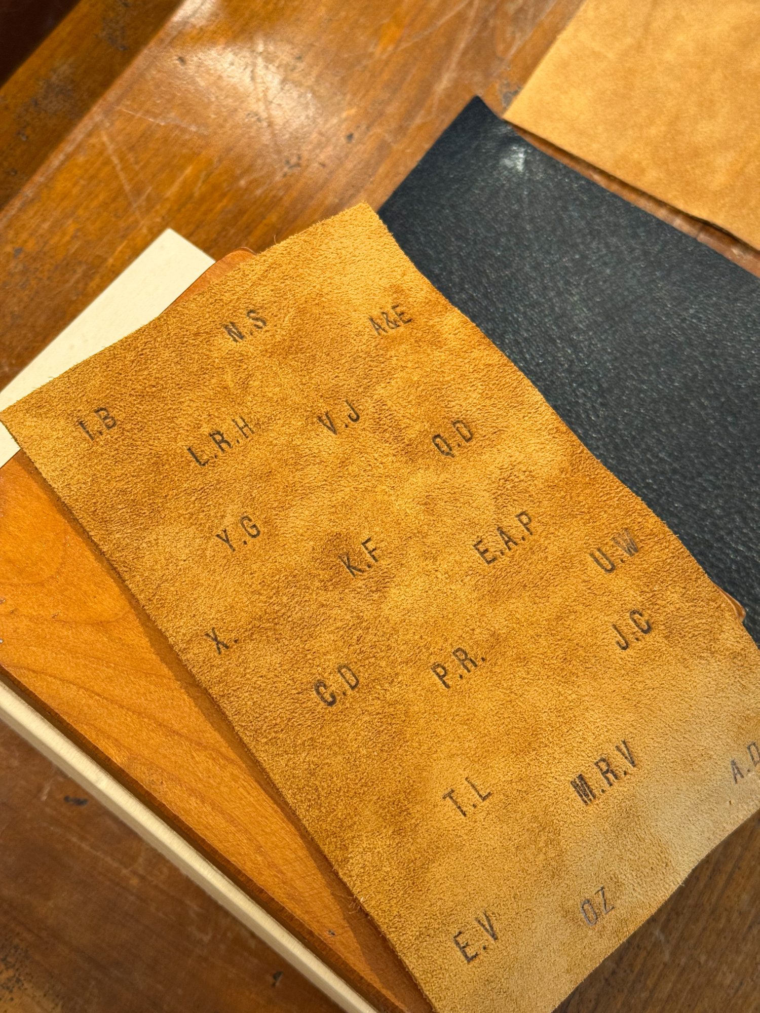 Entdecken Sie die neue Tasche Le Valérie auf dem Jacquemus-Markt 26 Personalisieren Sie die Tasche Le Valérie auf dem Markt Jacquemus