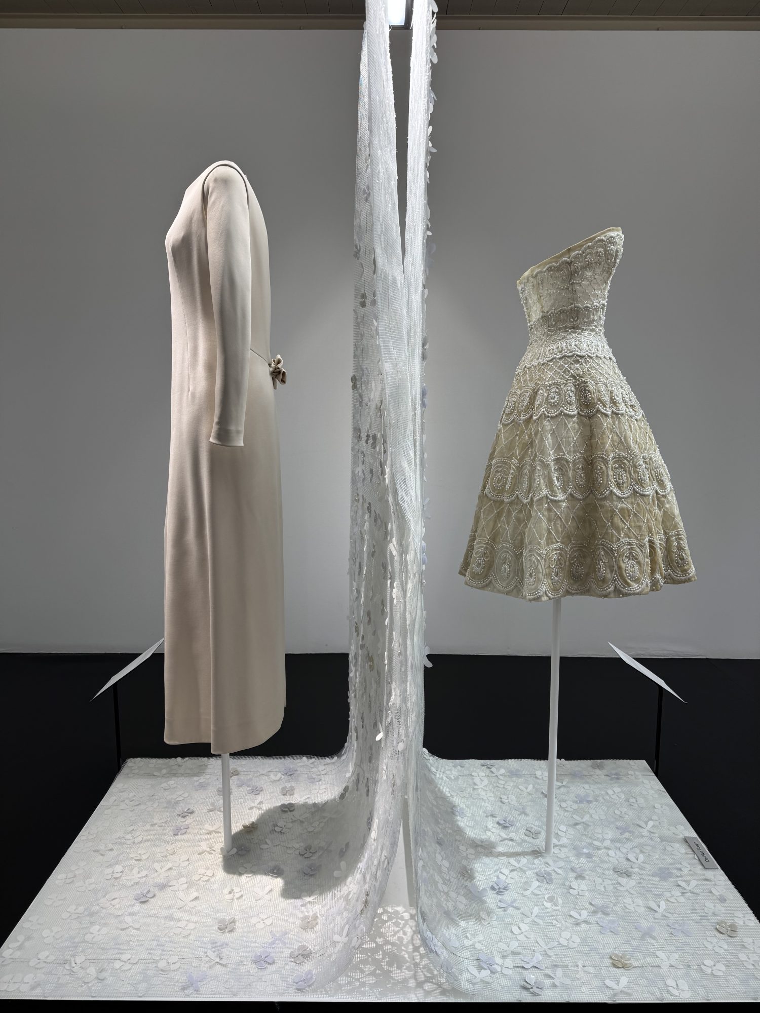 Ausstellung Azzedine Alaïa und Christian Dior Paris, Foto Pauline PINOT