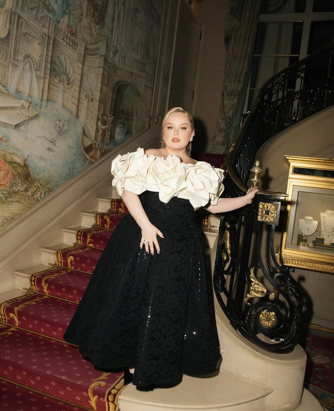 Nicola Coughlan robe fleur Richard Quinn
