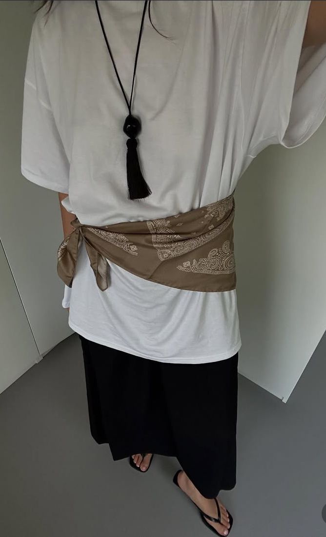 Look mit Scarf Belting