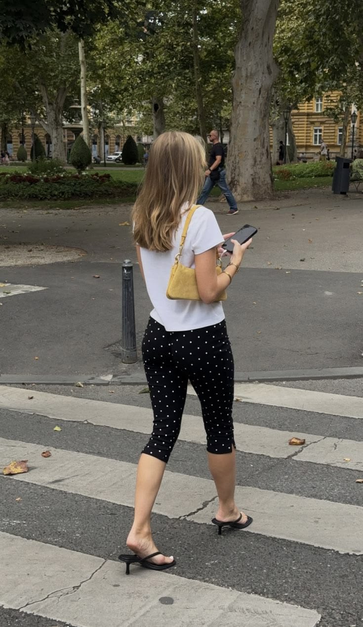 Damen Capri-Hose mit Punkten