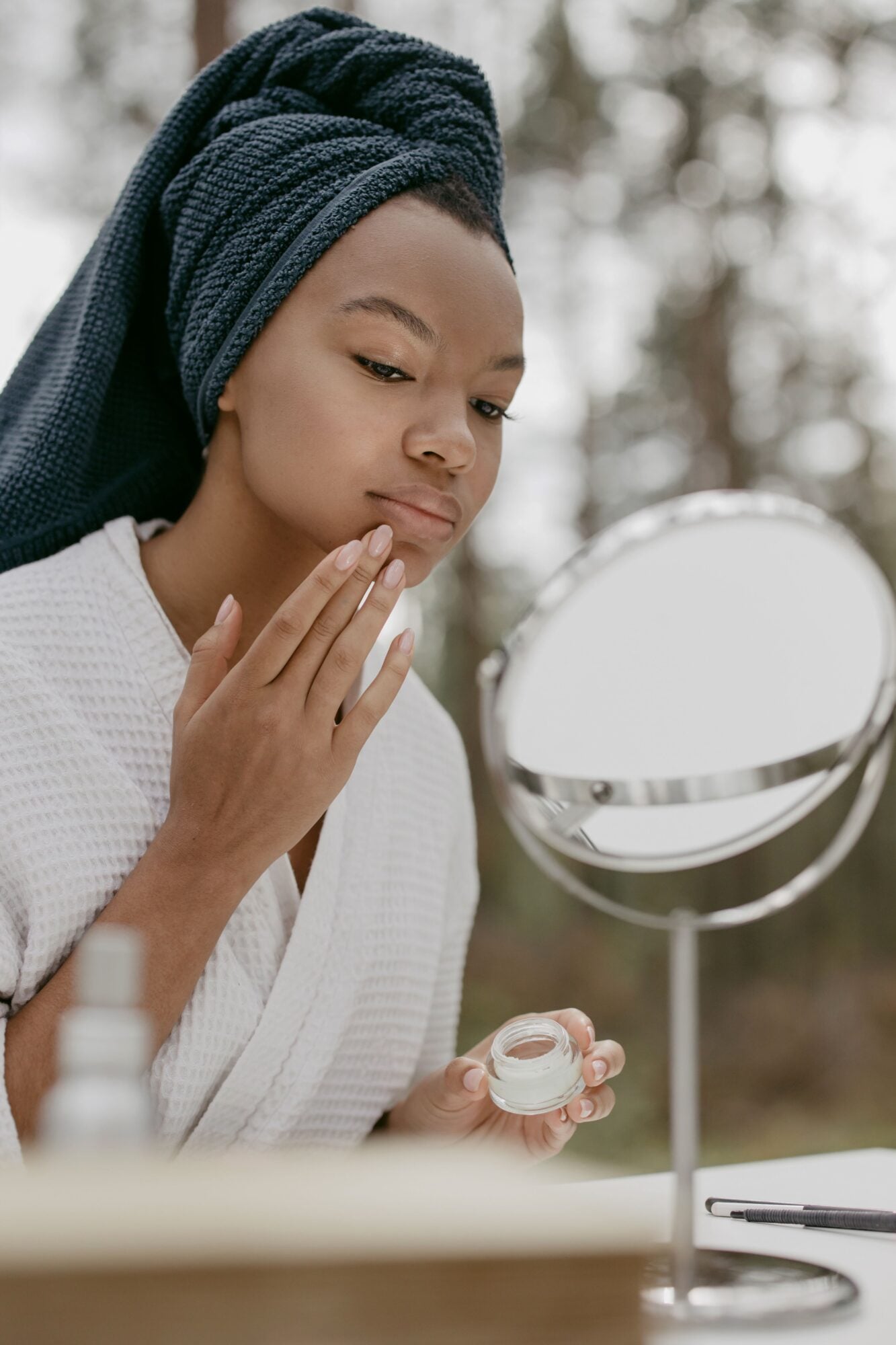 Die Rueckkehr des Rituals in die Beauty Routine Beauty Tools Wenn das Badezimmer zum Beauty Studio wird Modalova