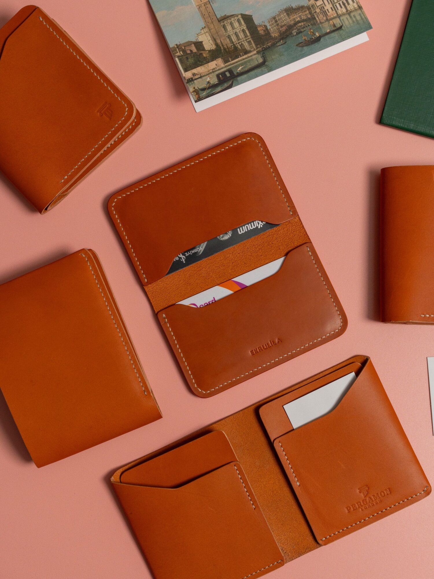 Wenn große Marken die Geschenkkarte neu erfinden 4 Le vintage comme option singuliere Quand les grandes maisons reinventent la carte cadeau Modalova