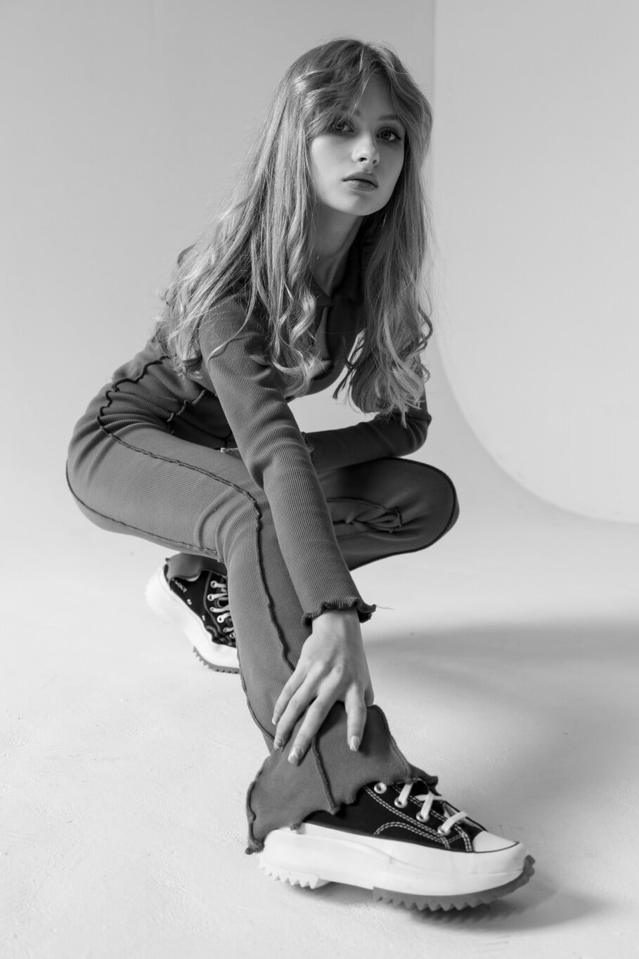 Sneaker und Silhouetten: Die neuen Modeakkorde 2 Les silhouettes de baskets qui faconnent le vestiaire Baskets et silhouettes les nouveaux accords mode Modalova