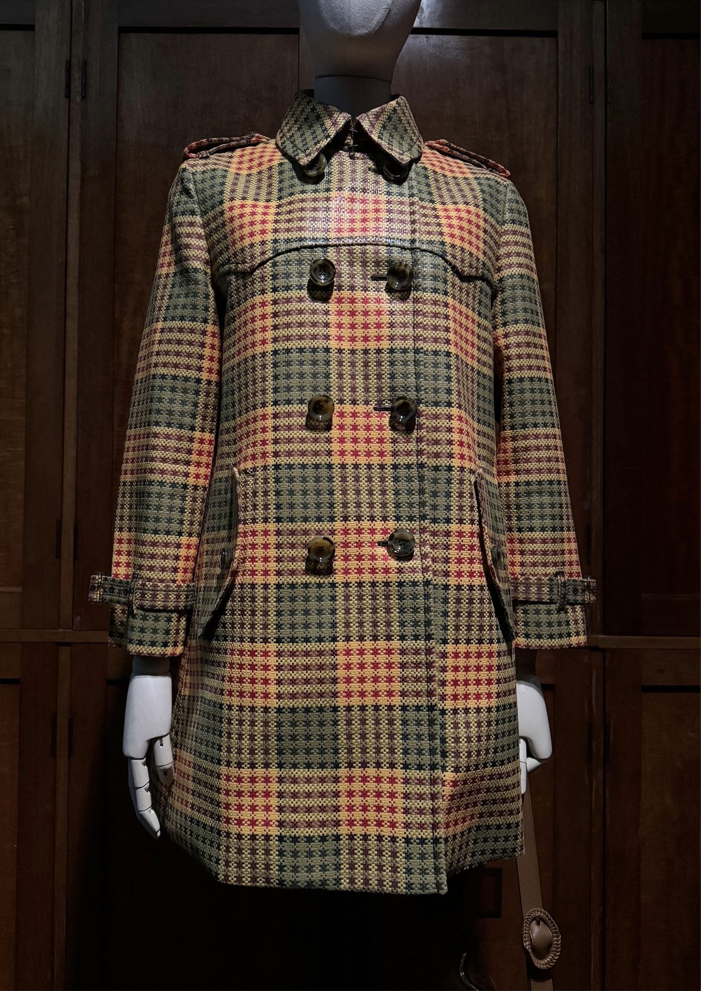 Trench Burberry court expo V&A