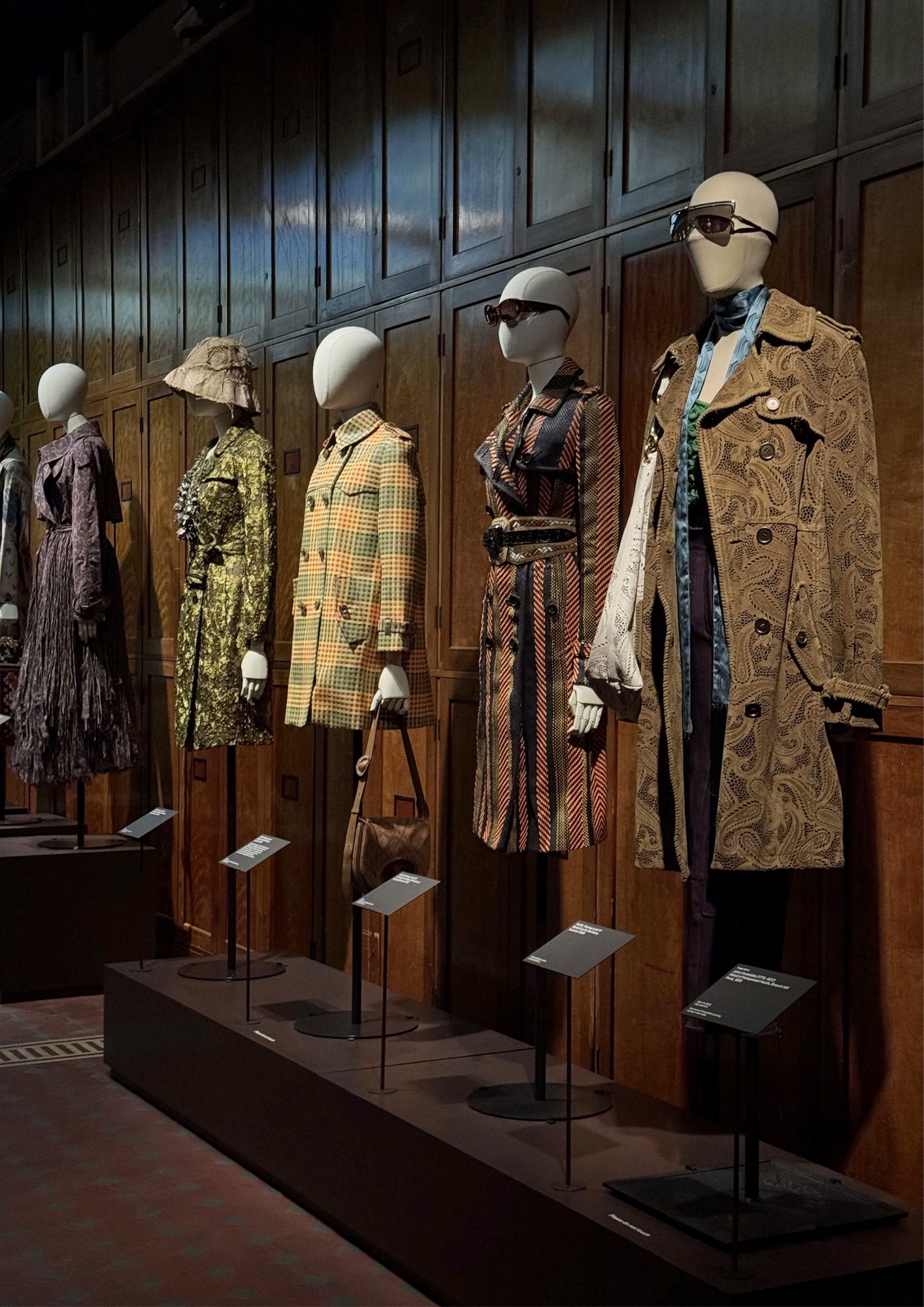 Collection trench Burberry exposition Londres
